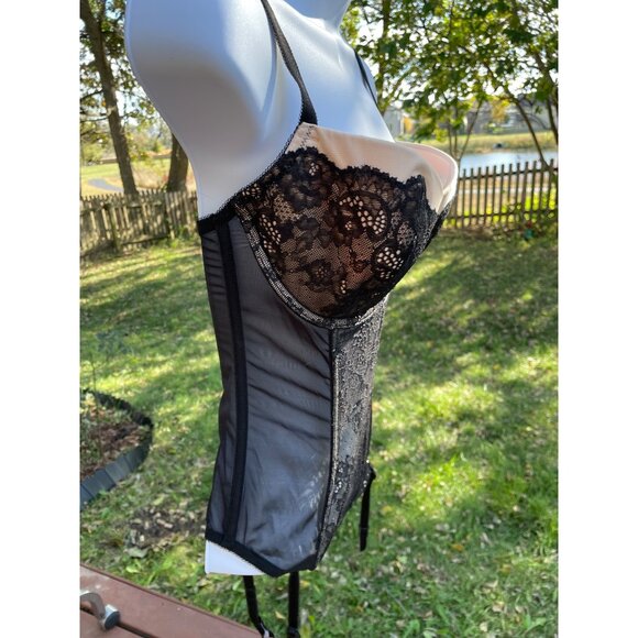 Victorias Secret Black Lace & Mesh Bustier With Attached Garters Size 36D - Picture 4 of 12